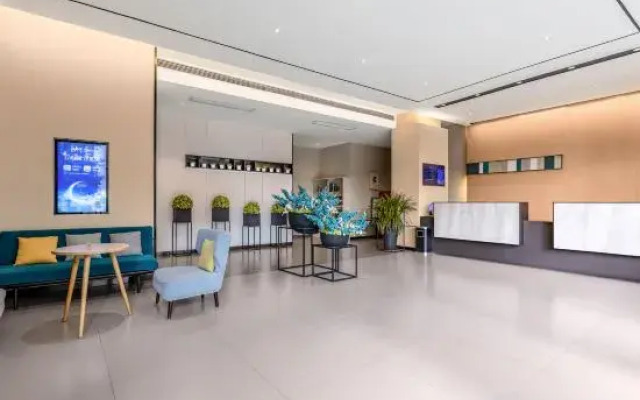Homeinn Selected Hotel (Jinzhai County Government Wanrun Building)