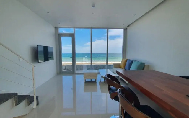 Daytona Pool Villa
