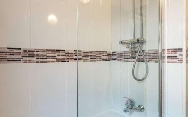 The Nautilus Cowes IOW Sleeps 4 & Private Garden