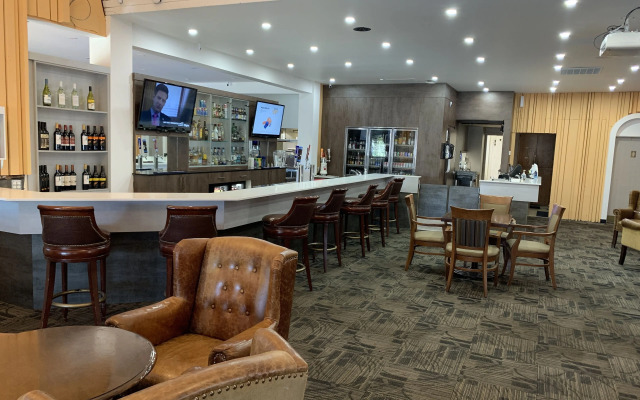 Medicine Hat Inn & Suites
