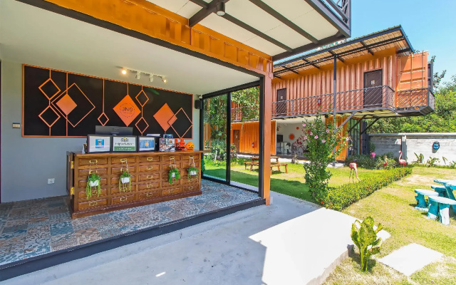 JN9 Poshtel