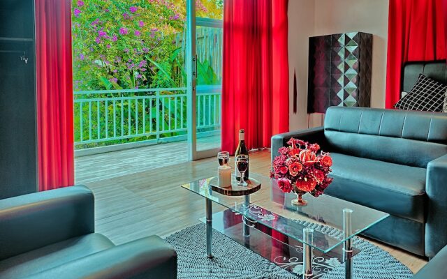 Black & White Villa