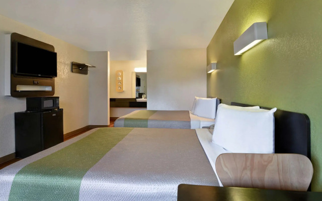 Motel 6 Destin, FL