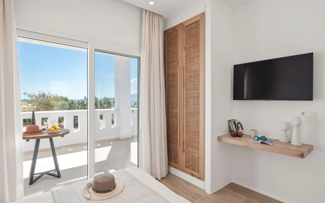 Almiriki Naxos Beachside Living
