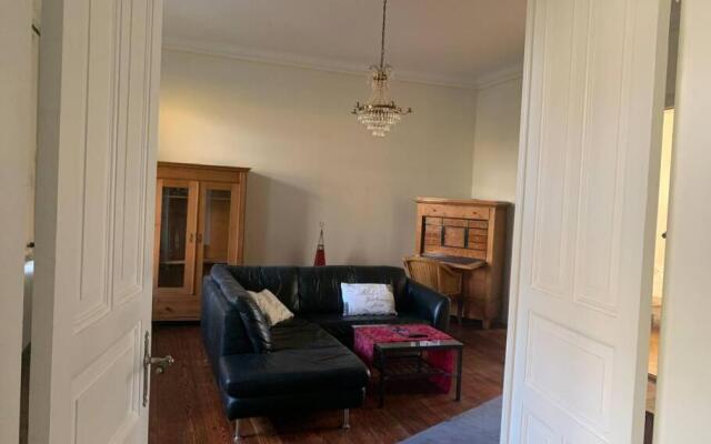 großzügige Wohnung in Schleswiger Altbauvilla