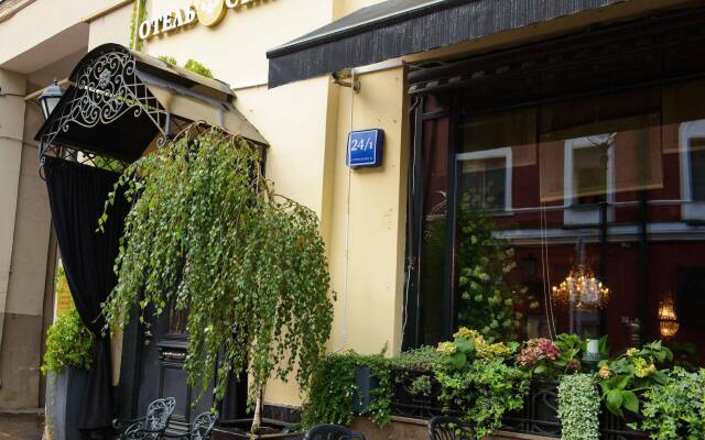 hotelImage