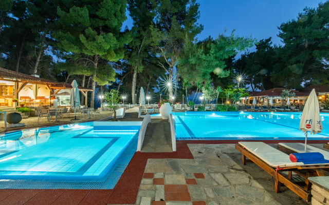 Porfi Beach Hotel