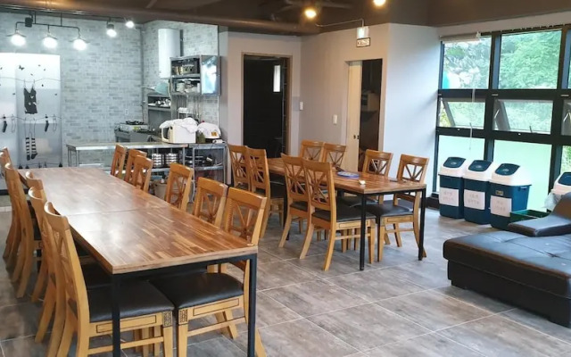 Geoje Gabaestory Pension