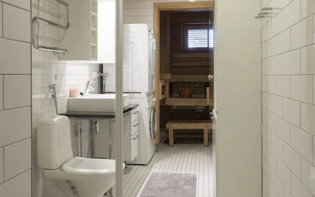 2ndhomes Deluxe Apt w Sauna & Balcony