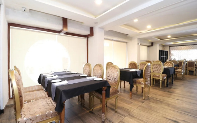 OYO 29950 Hotel Ml Pride