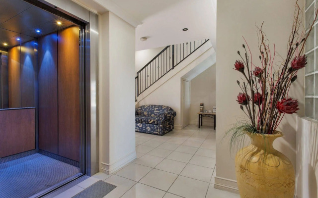 Cityville Luxury Apartments & Motel