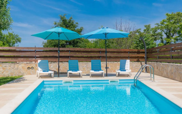 Holiday Home Nikolina (ROJ412)