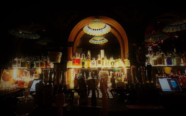 Alaskan Hotel and Bar