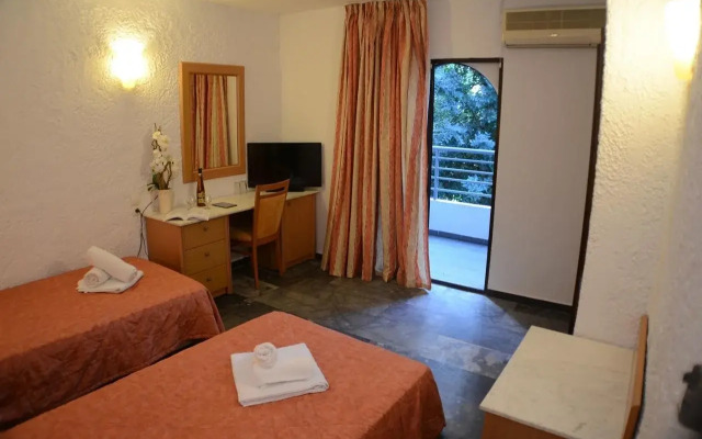 Karteros Hotel