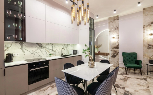 LEOGRAND apartment on Horodotska 45