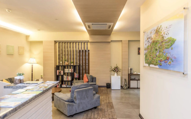 Little Gaya Hotel