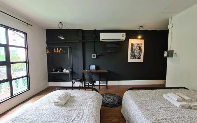 Hand Hotel