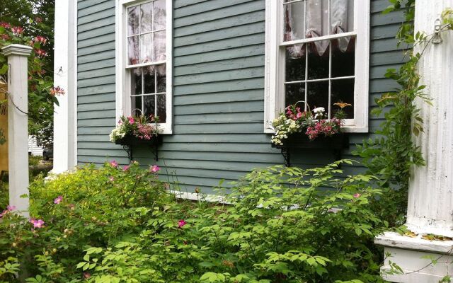 Brambles Inn & Gardens