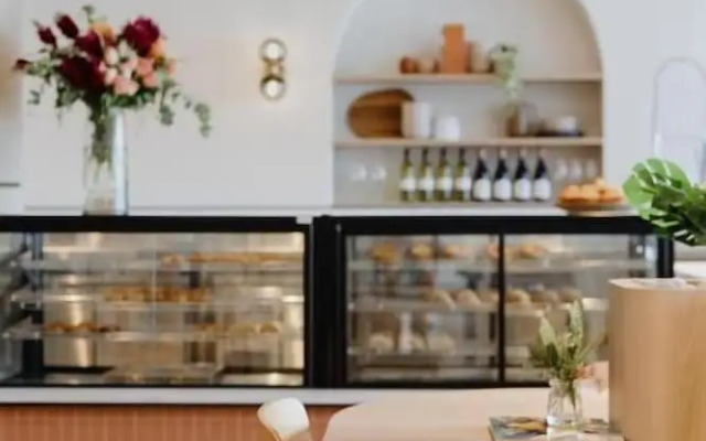 Aerotel Sydney - Inside International Terminal Airport