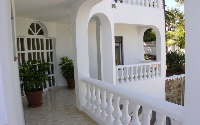 Villa Vista La Quinta + Heatable Pool + Free Wifi + bbq