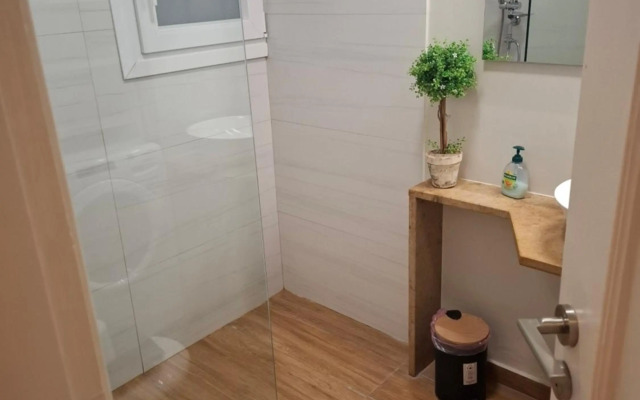 Studio Posh with garden in Kolonaki