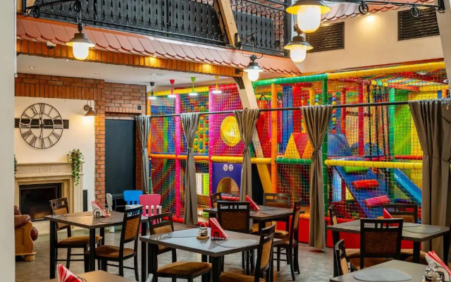 Hotel i Restauracja Dworski