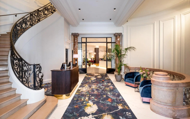 Sapphire House Antwerp, Autograph Collection