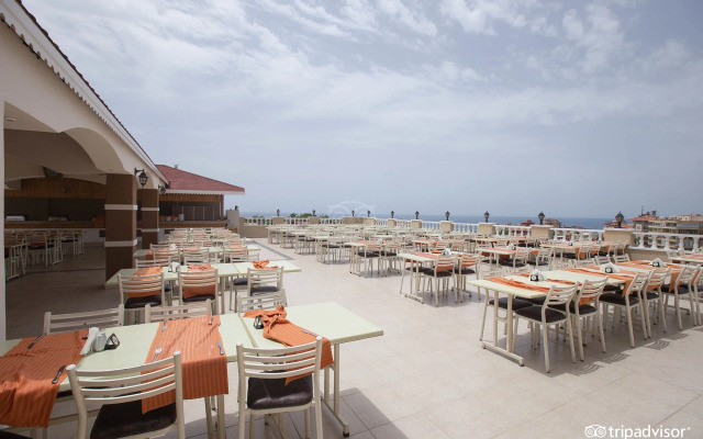 Club Paradiso Hotel
