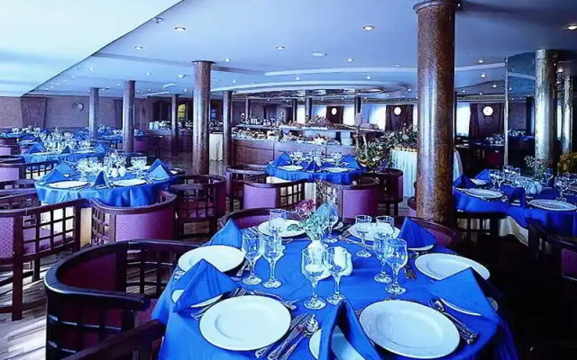 Magic Nile Cruiser Boat
