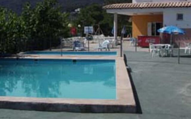 Cabañas y Bungalows La Falaguera