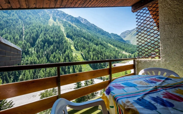 Cozy Apartment in the Centre of Grimentz