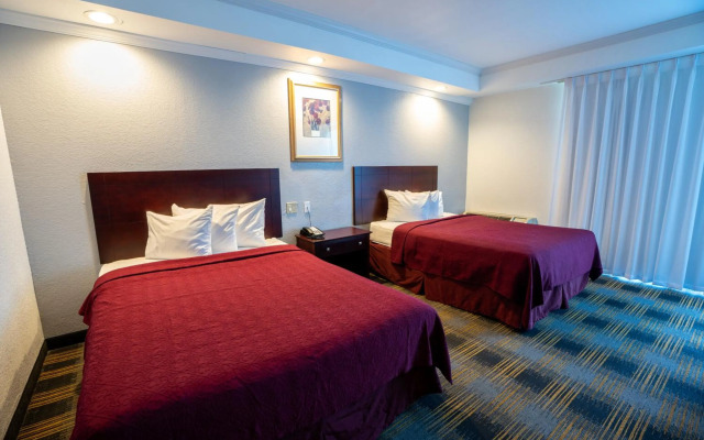 Riverview Inn & Suites