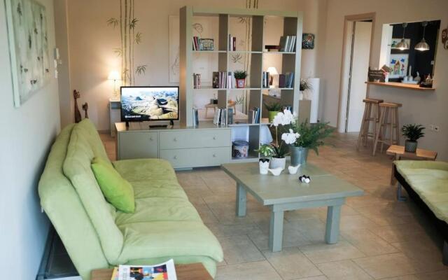 Apartment with garden in Thessaloniki.