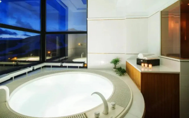 Hoshino Resorts RISONARE Tomamu