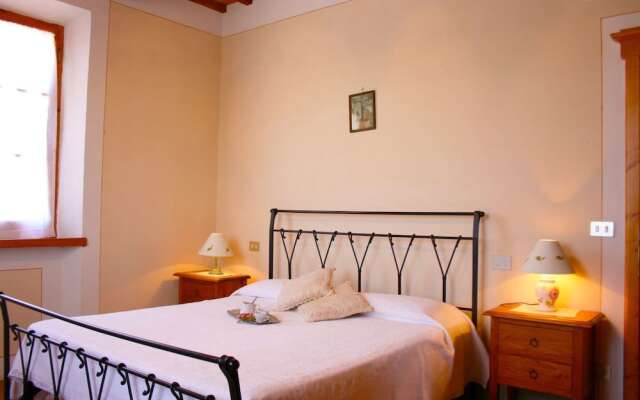 Stunning private villa for 8 guests with private pool, WIFI, TV, terrace, pets allowed and parking