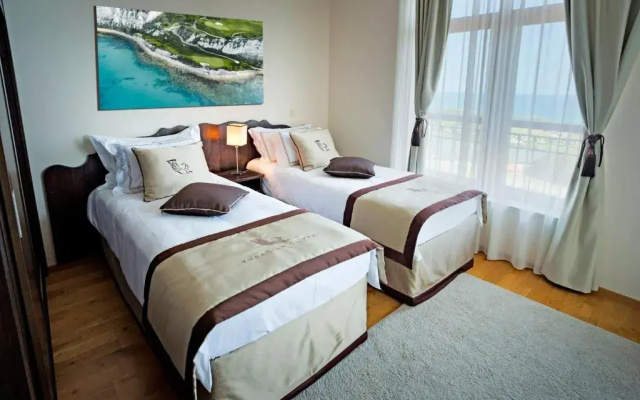 Thracian Cliffs Owners Apartments