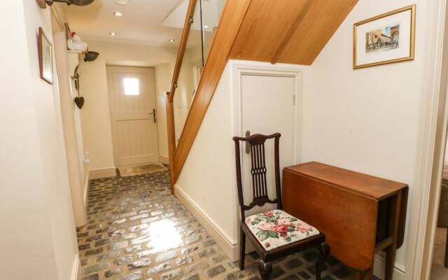 Cross Cottage