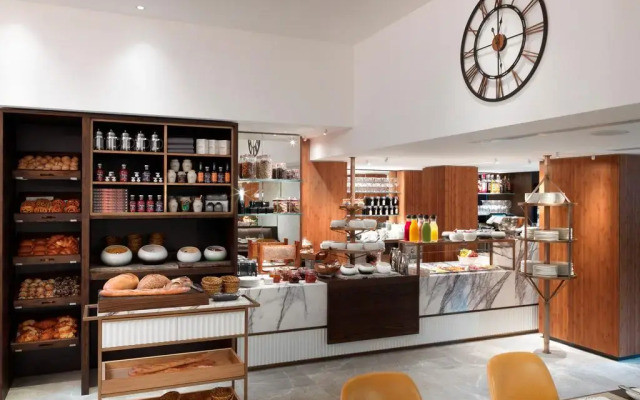 The Athenaeum Hotel & Residences