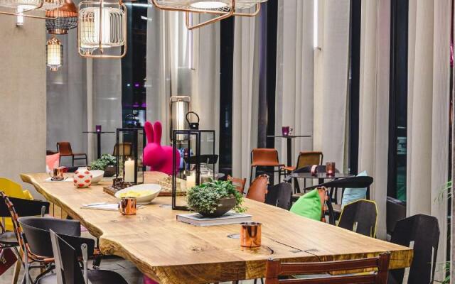 Moxy Poznan Airport