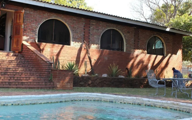Hippo House Cottages