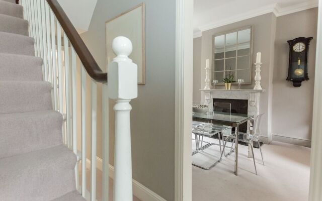 Beautiful 2 Bed Terrace House In Camden