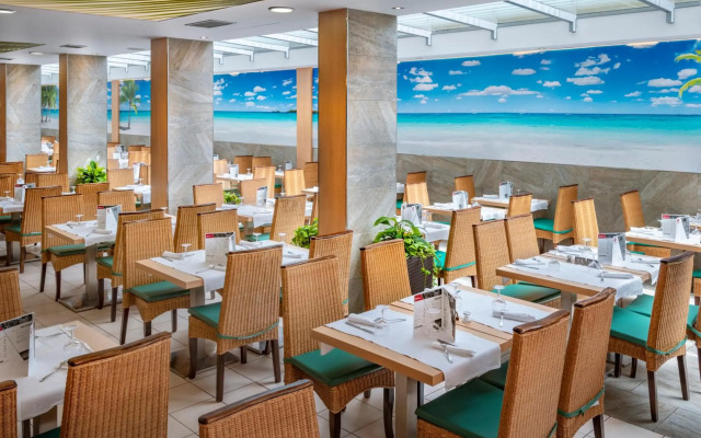 Hotel GHT Oasis Tossa & Spa