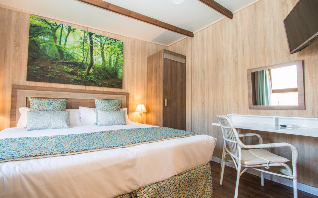 Magic Robin Hood Waterpark Lodge Resort