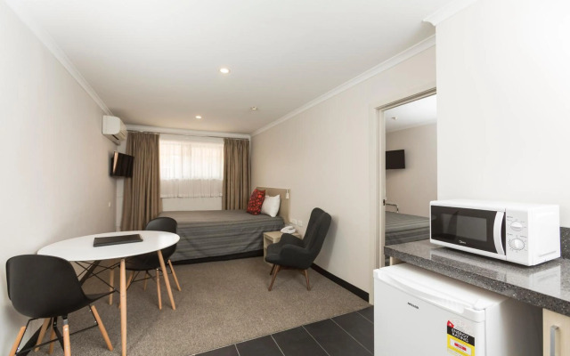 Belconnen Way Hotel Motel and Serviced Apartments