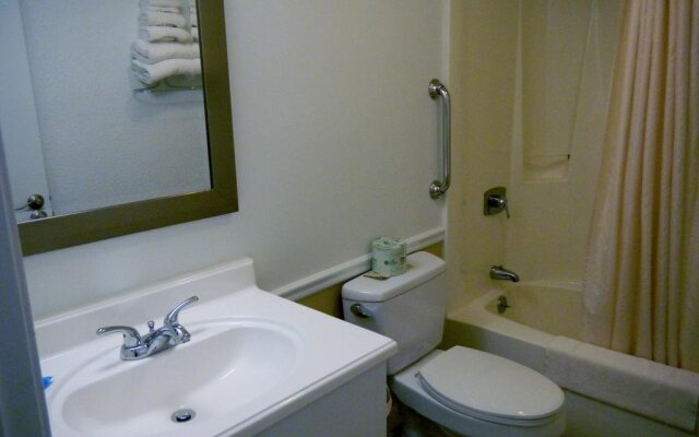 Yankee Clipper Inn, SureStay Collection by Best Western