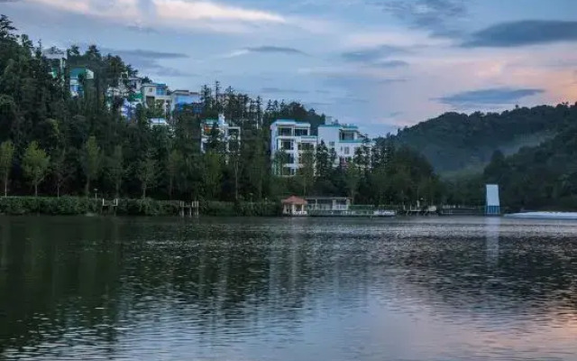 Moganshan High Mountain Forest Adventure Park · Xuan Yong Shilily Hotel