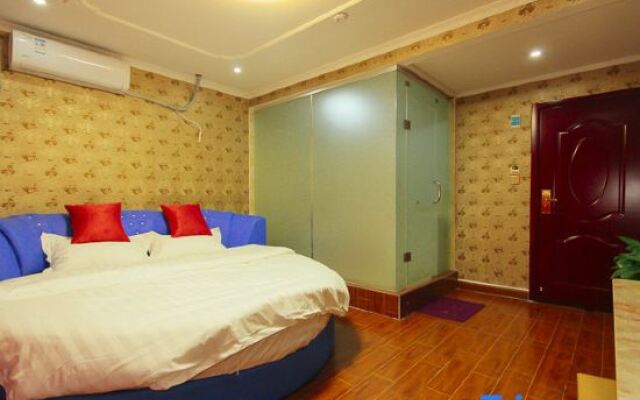 Yunshan Hotel (Henan National University Science Park Wutong Street Subway Station)