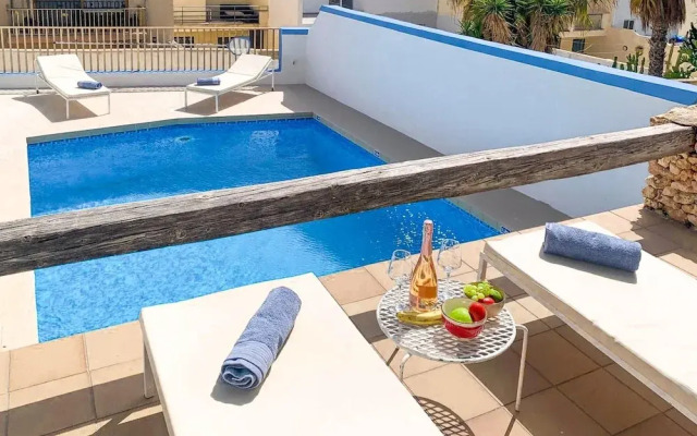 Merill Pool and Sea Charming Apart 4