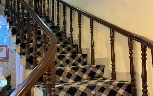 Heritage Rose Inn