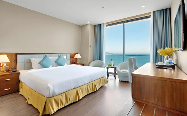 Yarra Ocean Suites Danang
